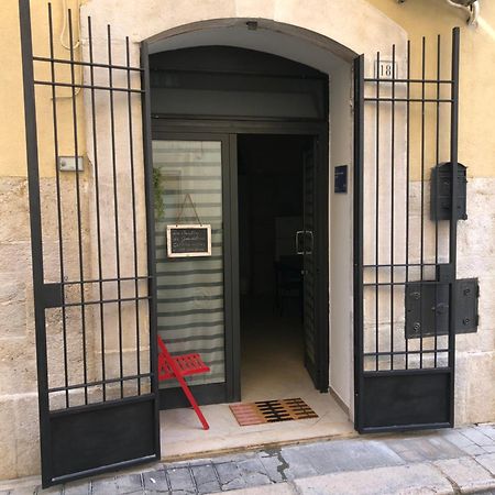Guendalina Sweet Home - La Casetta Di Guendalina Trani Exterior photo